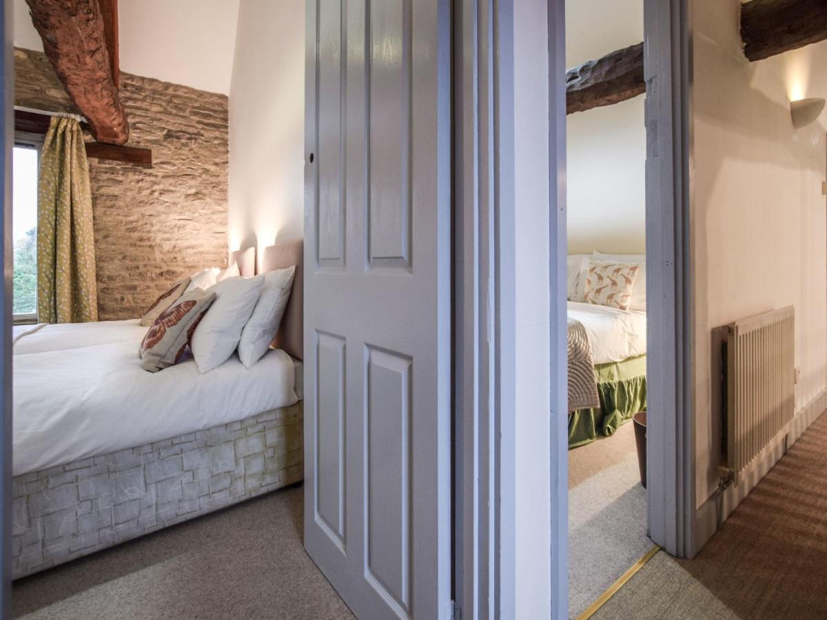 Butts Farm Villa Cirencester Exterior foto